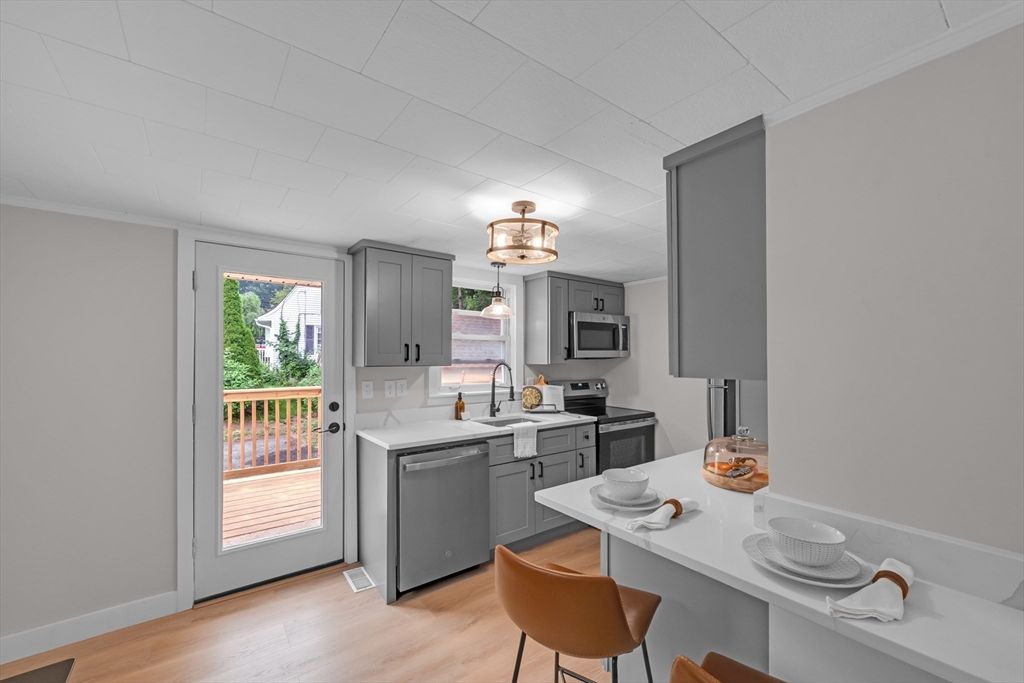 145 Main St, Oxford, MA 01540