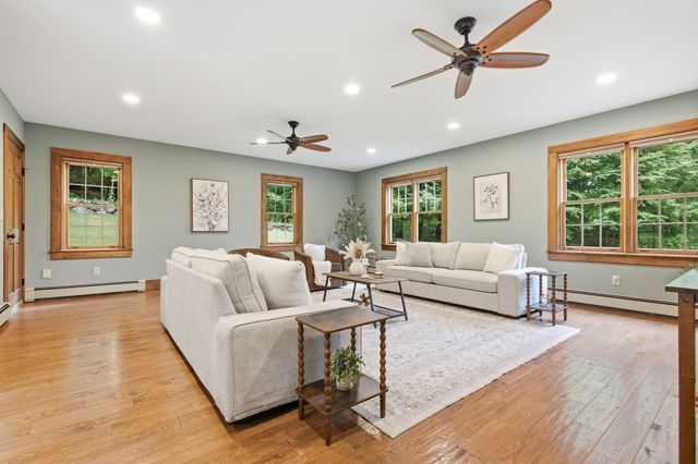 794 Ashburnham Hill Rd, Fitchburg, MA 01420