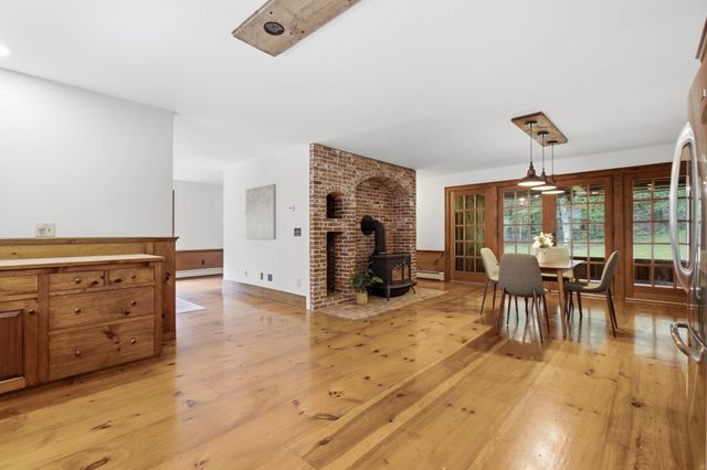 794 Ashburnham Hill Rd, Fitchburg, MA 01420