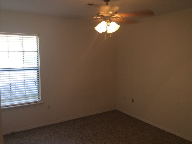 2050 E Farr Street, Fayetteville, AR 72703