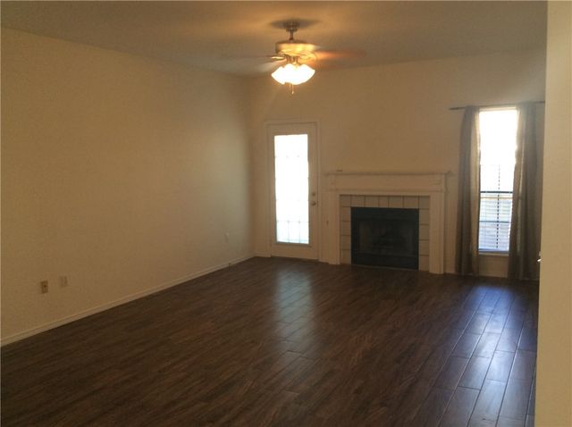 2050 E Farr Street, Fayetteville, AR 72703