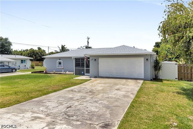 1385 Pine AVE, North Fort Myers, FL 33917