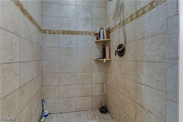 1385 Pine AVE, North Fort Myers, FL 33917