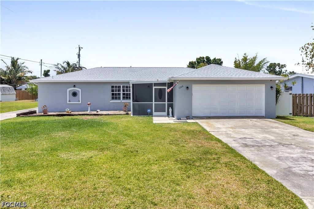 1385 Pine AVE, North Fort Myers, FL 33917