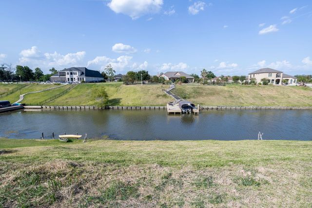 18863 Serene Water Drive, Montgomery, TX 77356
