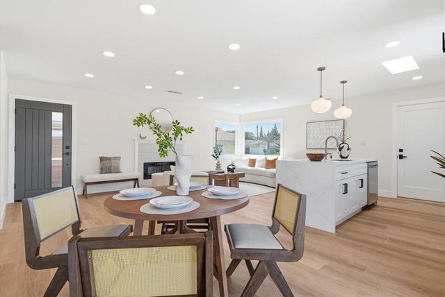 2177 Santa Cruz Avenue, Santa Clara, CA 95051