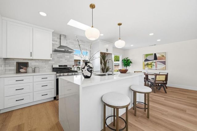 2177 Santa Cruz Avenue, Santa Clara, CA 95051