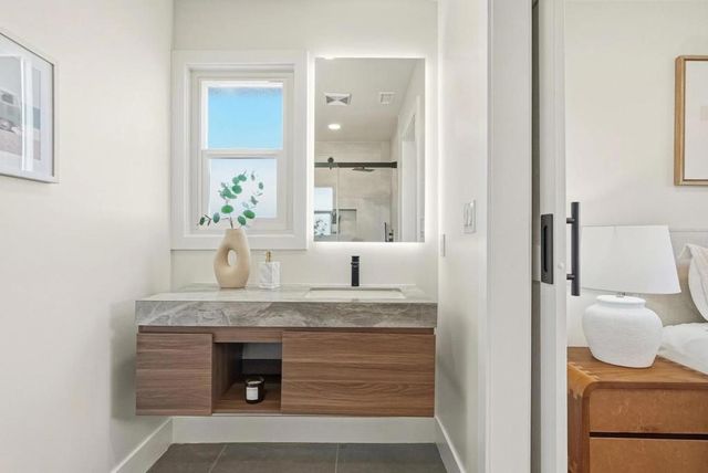 2177 Santa Cruz Avenue, Santa Clara, CA 95051