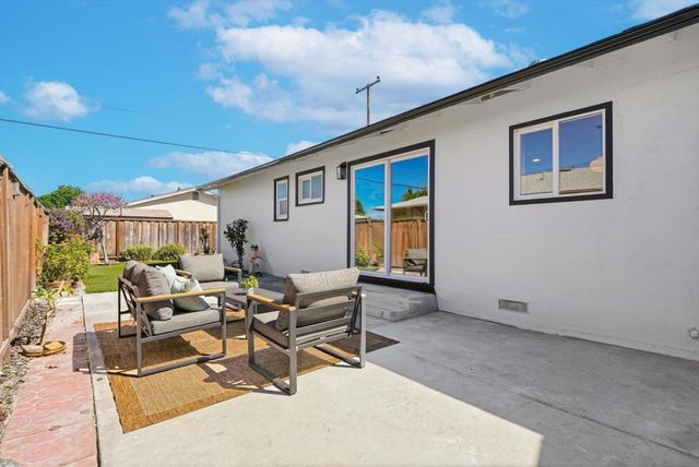 2177 Santa Cruz Avenue, Santa Clara, CA 95051