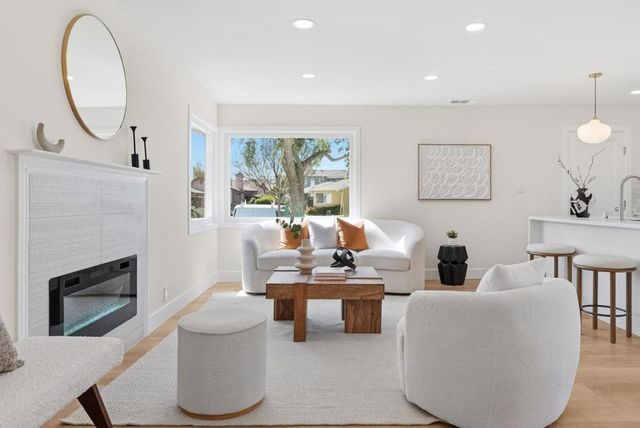 2177 Santa Cruz Avenue, Santa Clara, CA 95051