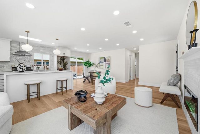 2177 Santa Cruz Avenue, Santa Clara, CA 95051