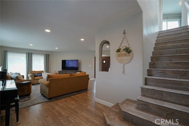 318 S Lucia Avenue, Redondo Beach, CA 90277
