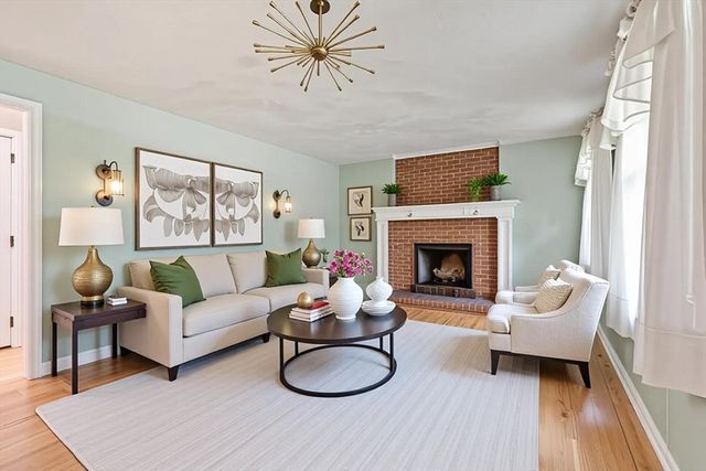 83 Providence Rd, Westford, MA 01886