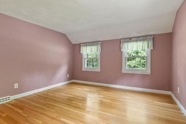 83 Providence Rd, Westford, MA 01886