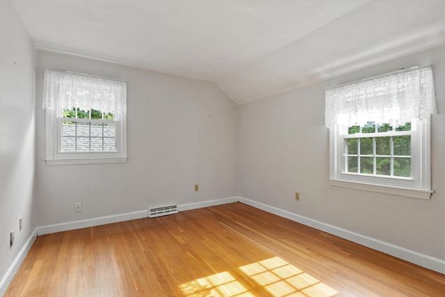 83 Providence Rd, Westford, MA 01886