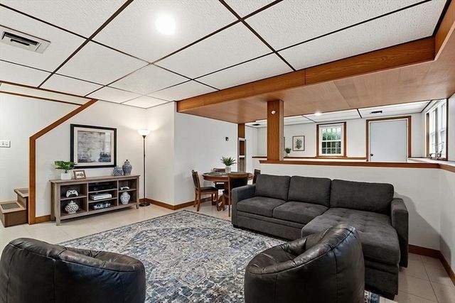 83 Providence Rd, Westford, MA 01886