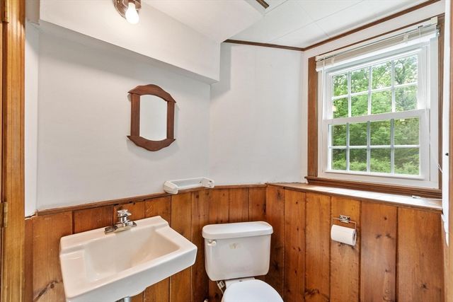 83 Providence Rd, Westford, MA 01886
