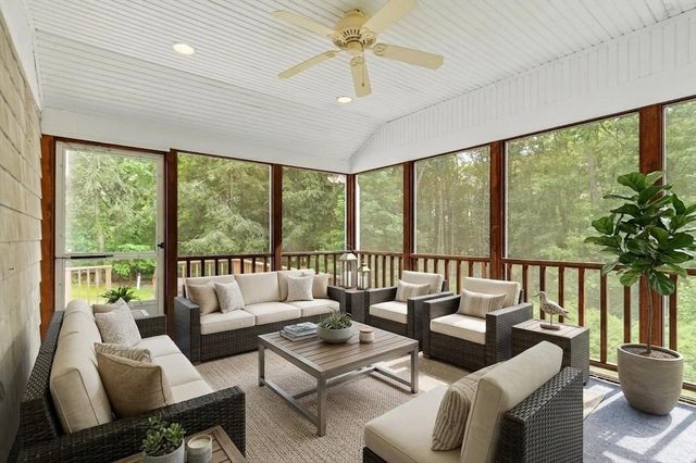 83 Providence Rd, Westford, MA 01886