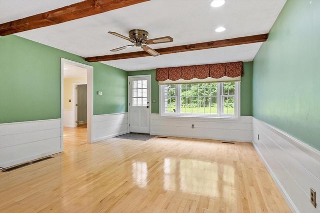 83 Providence Rd, Westford, MA 01886
