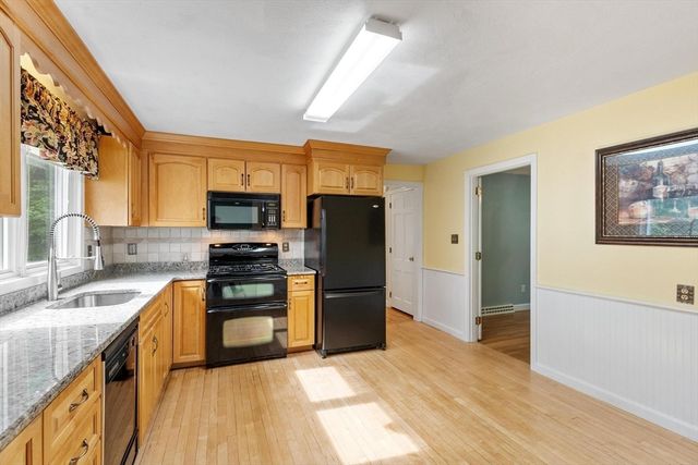 83 Providence Rd, Westford, MA 01886