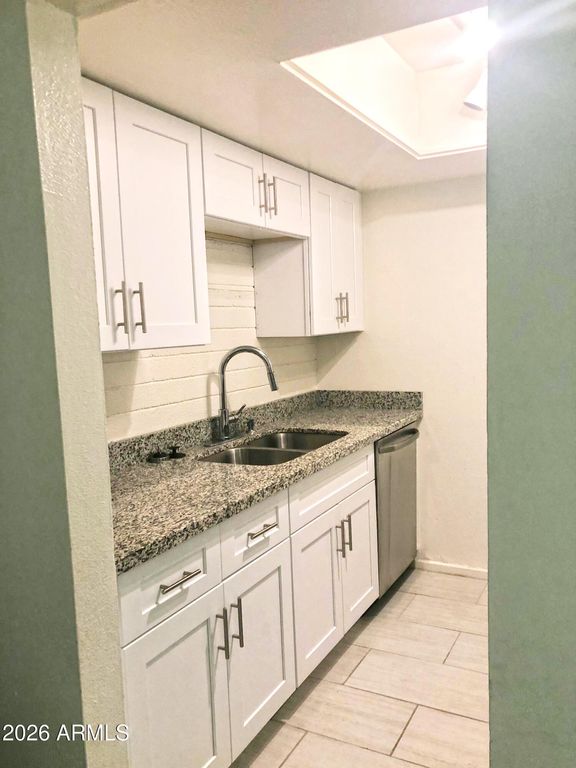 Image 6 of property listing at 1718 E Campbell Avenue Multi#, Phoenix, AZ 85016