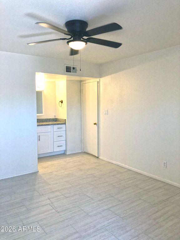 Image 9 of property listing at 1718 E Campbell Avenue Multi#, Phoenix, AZ 85016