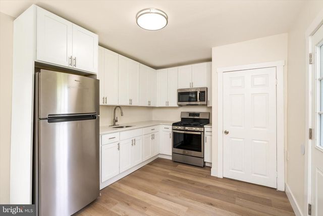 37 CENTRAL AVE, Ewing, NJ 08638