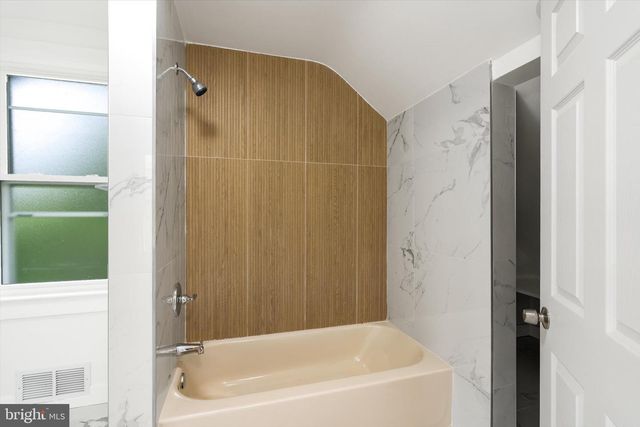 37 CENTRAL AVE, Ewing, NJ 08638