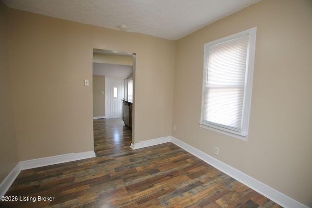 1903 Neville Dr, Louisville, KY 40216