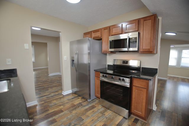 1903 Neville Dr, Louisville, KY 40216