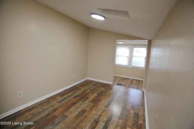 1903 Neville Dr, Louisville, KY 40216