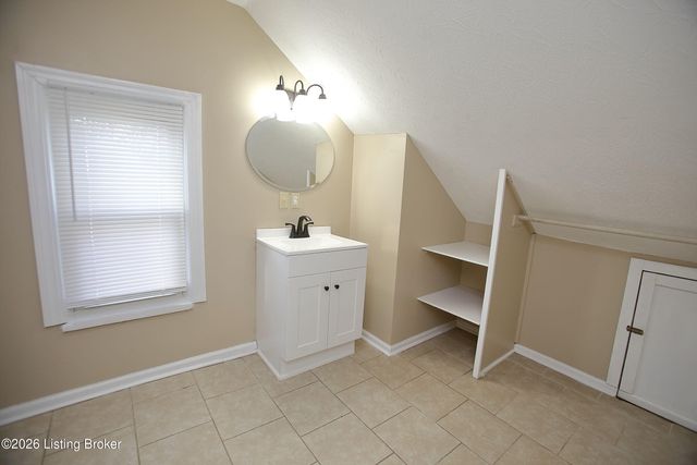 1903 Neville Dr, Louisville, KY 40216