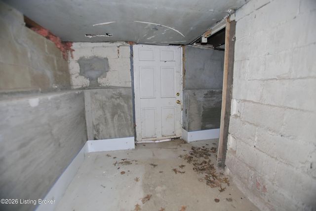 1903 Neville Dr, Louisville, KY 40216