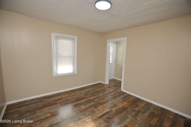 1903 Neville Dr, Louisville, KY 40216