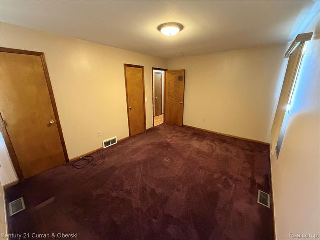 5715 N Gulley Road, Dearborn Heights, MI 48127