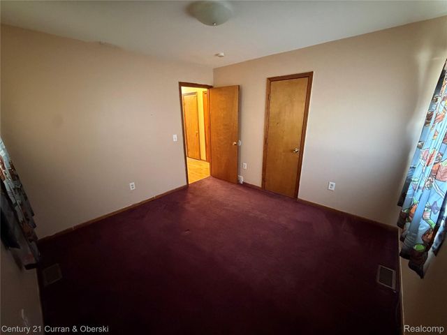5715 N Gulley Road, Dearborn Heights, MI 48127