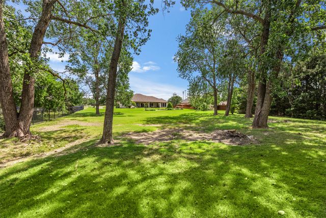 6831 Brooke Boulevard, Midlothian, TX 76065