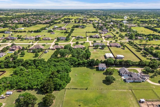 6831 Brooke Boulevard, Midlothian, TX 76065