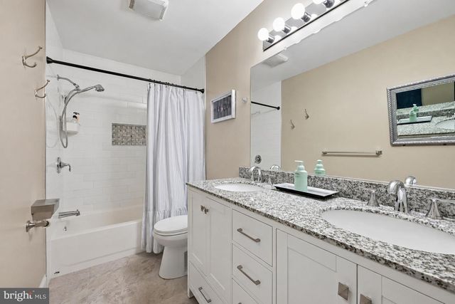 148 HOLLY PKWY, Williamstown, NJ 08094