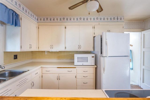614 N SUPERIOR STREET, Appleton, WI 54911
