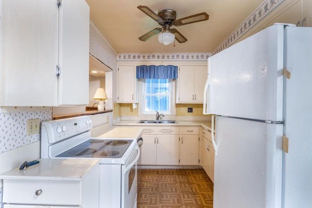 614 N SUPERIOR STREET, Appleton, WI 54911