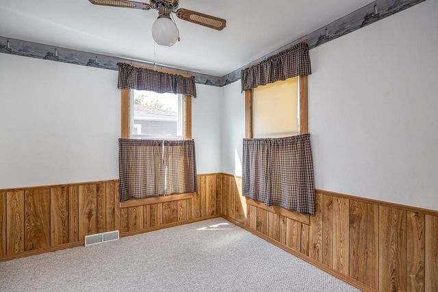 614 N SUPERIOR STREET, Appleton, WI 54911