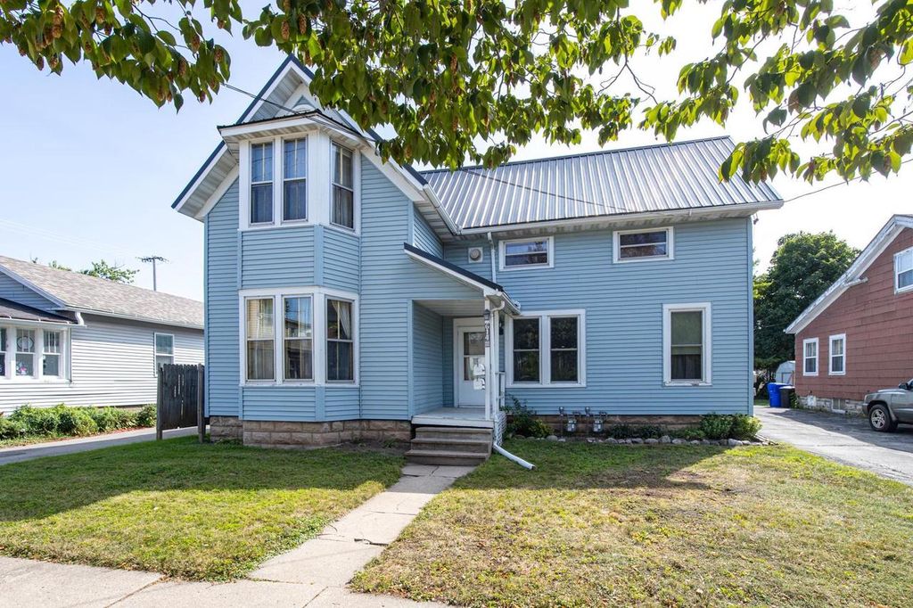 614 N SUPERIOR STREET, Appleton, WI 54911