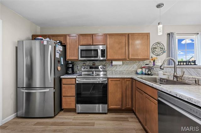 137 Calvey Brook Drive, Robertsville, MO 63072
