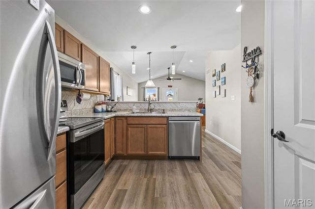 137 Calvey Brook Drive, Robertsville, MO 63072