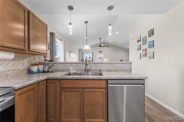137 Calvey Brook Drive, Robertsville, MO 63072