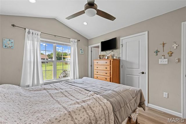 137 Calvey Brook Drive, Robertsville, MO 63072