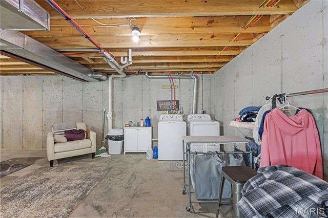 137 Calvey Brook Drive, Robertsville, MO 63072