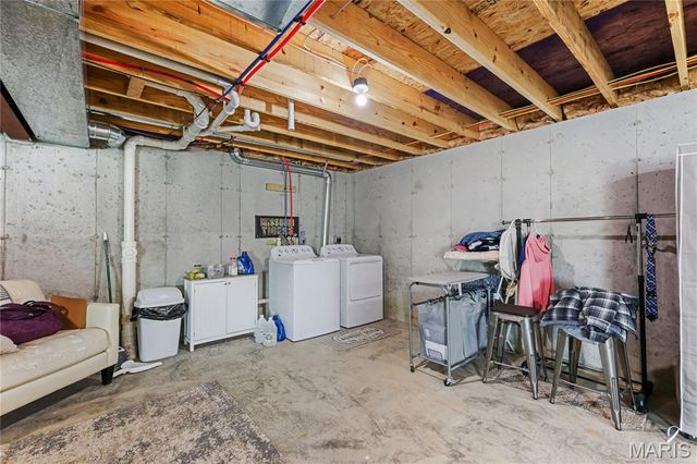137 Calvey Brook Drive, Robertsville, MO 63072