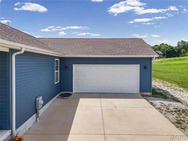 137 Calvey Brook Drive, Robertsville, MO 63072